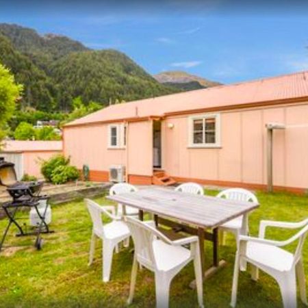 Central Peach - Queenstown Holiday Home Exterior foto
