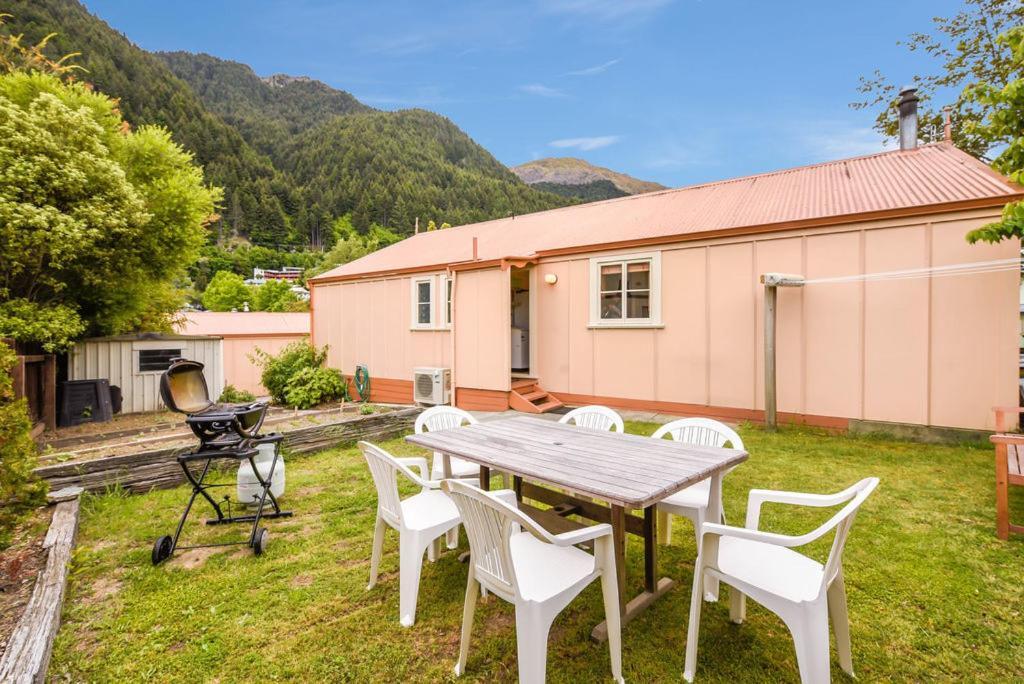 Central Peach - Queenstown Holiday Home Exterior foto