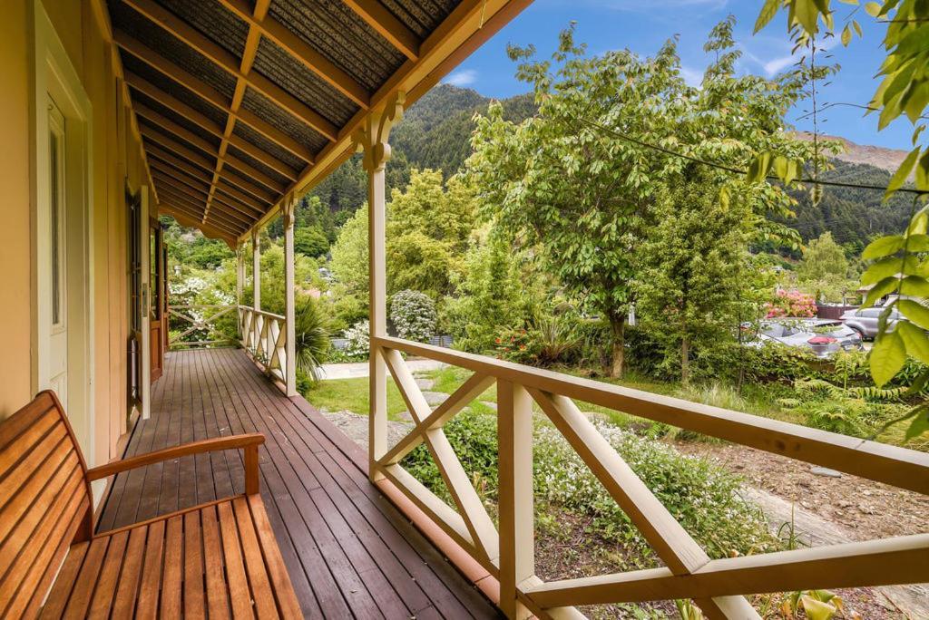 Central Peach - Queenstown Holiday Home Exterior foto