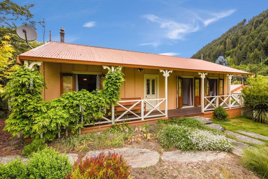 Central Peach - Queenstown Holiday Home Exterior foto